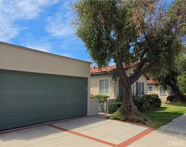 2102 La Paloma - Photo Thumbnail 16