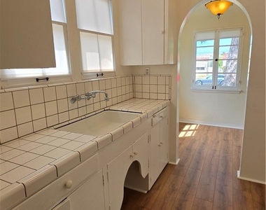 2102 La Paloma - Photo Thumbnail 14