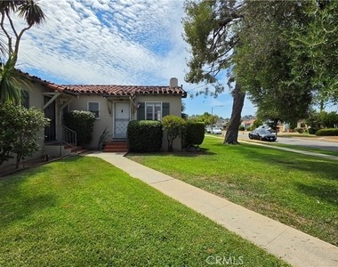 2102 La Paloma - Photo Thumbnail 2