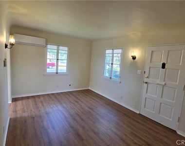 2102 La Paloma - Photo Thumbnail 7