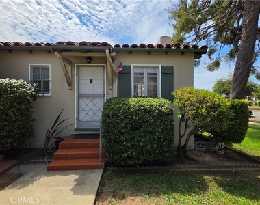 2102 La Paloma - Photo Thumbnail 1