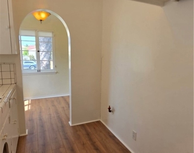 2102 La Paloma - Photo Thumbnail 15