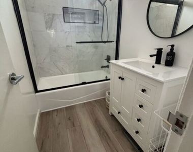 1440 Veteran Avenue - Photo Thumbnail 5