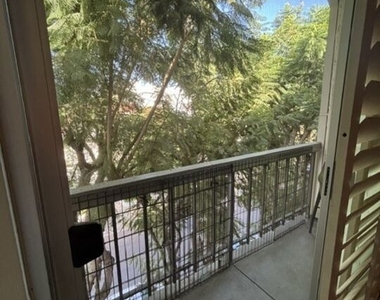 1440 Veteran Avenue - Photo Thumbnail 4