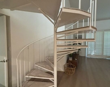 1440 Veteran Avenue - Photo Thumbnail 6