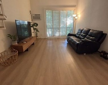 1440 Veteran Avenue - Photo Thumbnail 2