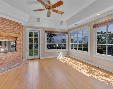 3836 Glenridge Drive - Photo Thumbnail 18