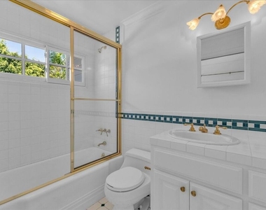 3836 Glenridge Drive - Photo Thumbnail 26
