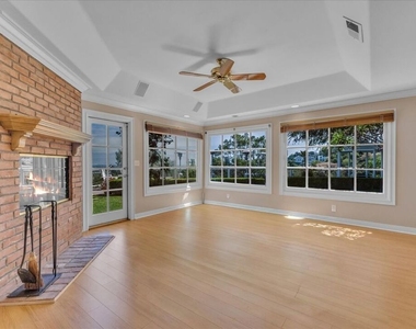 3836 Glenridge Drive - Photo Thumbnail 17