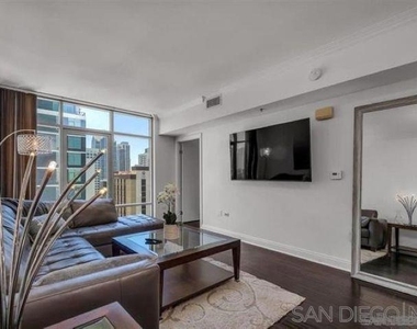425 W Beech - Photo Thumbnail 2