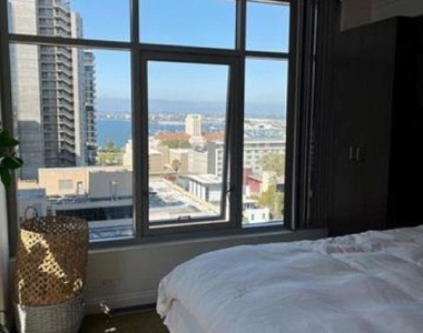 425 W Beech - Photo Thumbnail 1