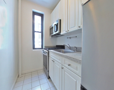 124 East 24th Street - Photo Thumbnail 2
