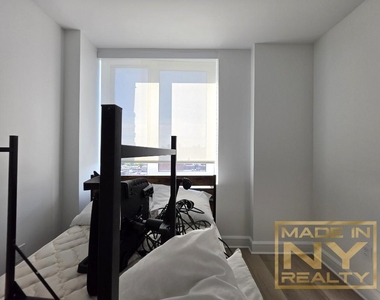 62-11 108th Street - Photo Thumbnail 4