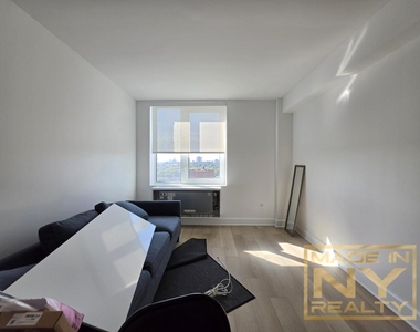 62-11 108th Street - Photo Thumbnail 3