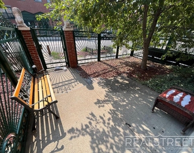 189 Saratoga Ave - Photo Thumbnail 9