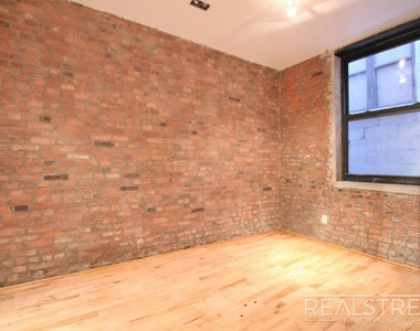 337 Kent Avenue - Photo Thumbnail 7