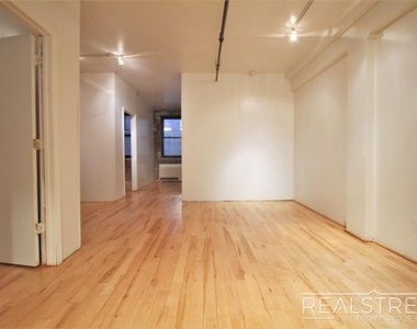 337 Kent Avenue - Photo Thumbnail 4