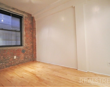 337 Kent Avenue - Photo Thumbnail 6