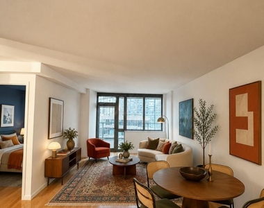 4610 Center Blvd - Photo Thumbnail 4