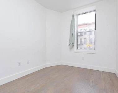 824 Lexington Avenue - Photo Thumbnail 3
