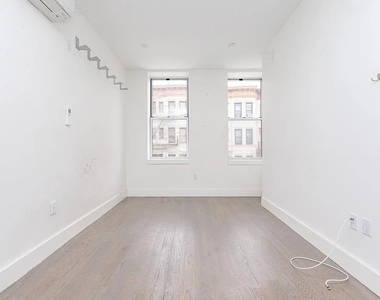 824 Lexington Avenue - Photo Thumbnail 2