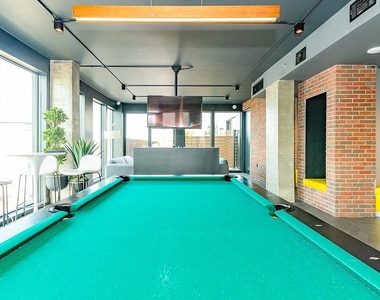 824 Lexington Avenue - Photo Thumbnail 12
