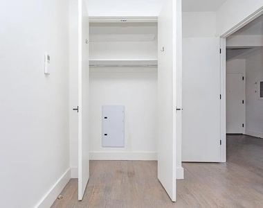 824 Lexington Avenue - Photo Thumbnail 4