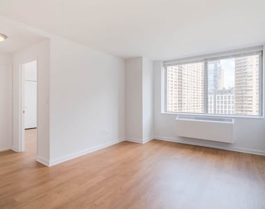 180 Riverside Blvd - Photo Thumbnail 14