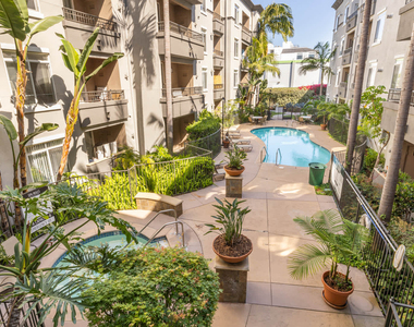 4077 Glencoe Avenue - Photo Thumbnail 46