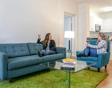 4077 Glencoe Avenue - Photo Thumbnail 16