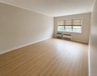 4027 74th Street - Photo Thumbnail 2