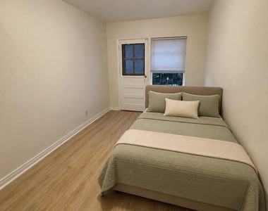 4027 74th Street - Photo Thumbnail 10