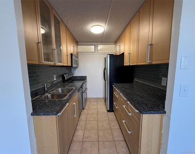 35 Park Avenue - Photo Thumbnail 2