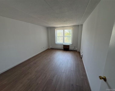 35 Park Avenue - Photo Thumbnail 6
