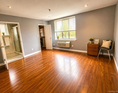 10 Canterbury Road - Photo Thumbnail 3