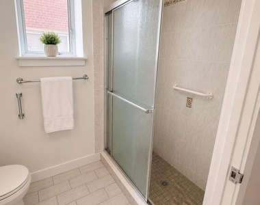 10 Canterbury Road - Photo Thumbnail 8