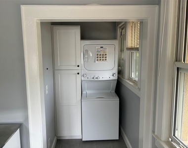 31 Forest Avenue - Photo Thumbnail 10