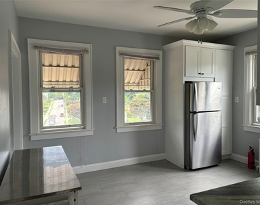 31 Forest Avenue - Photo Thumbnail 5