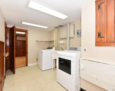 7503 196th Street - Photo Thumbnail 13