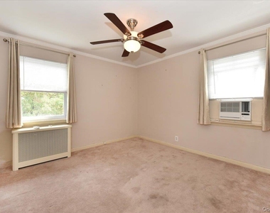 7503 196th Street - Photo Thumbnail 10