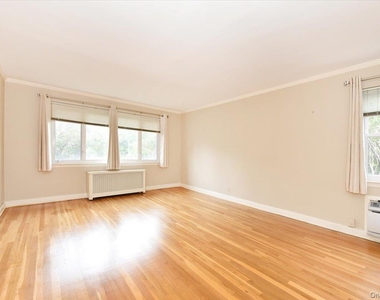 7503 196th Street - Photo Thumbnail 7