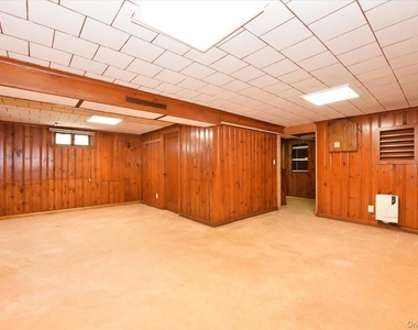 7503 196th Street - Photo Thumbnail 12