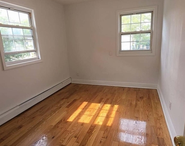 155-41 115th Avenue - Photo Thumbnail 6