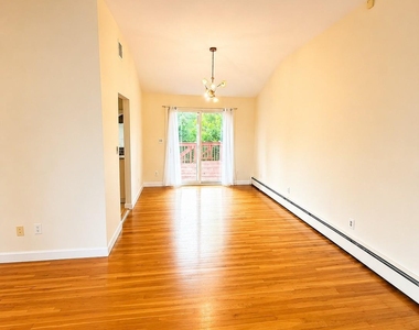 7 Pine Street - Photo Thumbnail 3