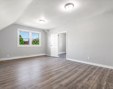 59-11 157th Street - Photo Thumbnail 4