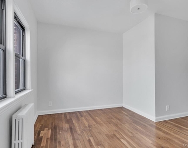 6 Brown Avenue - Photo Thumbnail 11