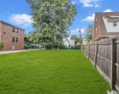 6 Brown Avenue - Photo Thumbnail 17