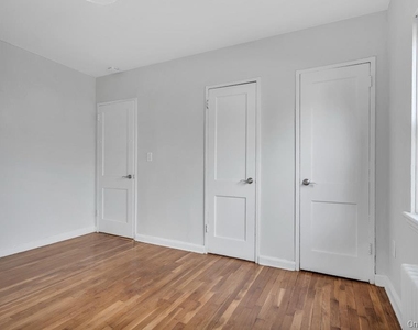 6 Brown Avenue - Photo Thumbnail 12