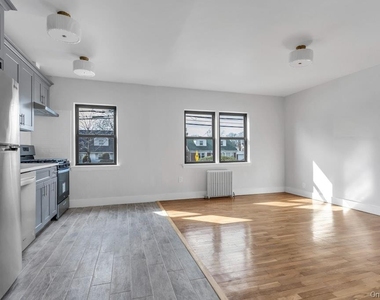 6 Brown Avenue - Photo Thumbnail 5