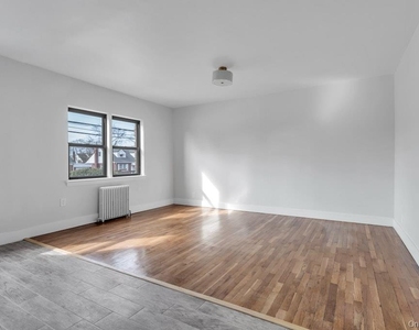 6 Brown Avenue - Photo Thumbnail 3